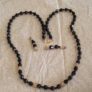 Black Faucet Stones with Rhinestone Beads Necklace and Pierced Earrings